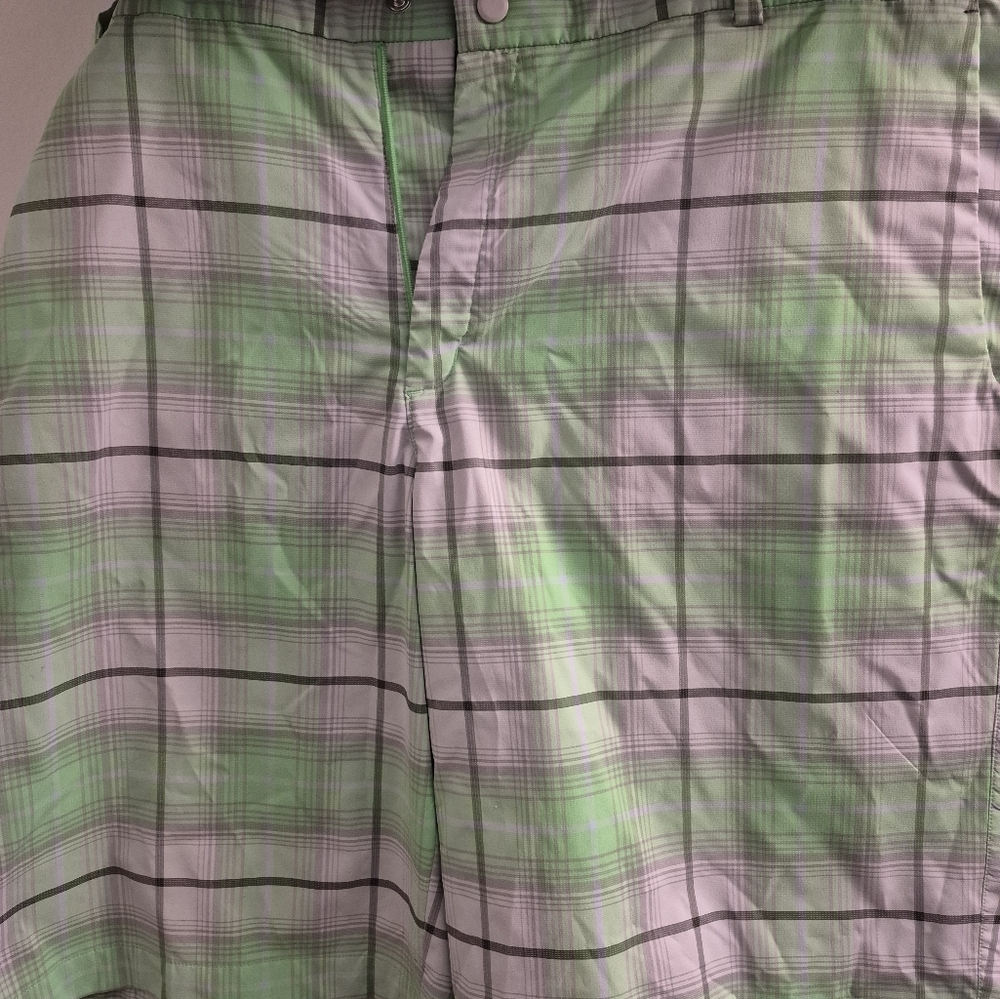 Men's  Plaid Shorts - Picture 5 of 7
